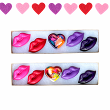 Load image into Gallery viewer, Valentines Day Lip And Heart Crayons