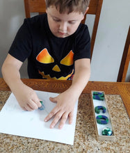 Load image into Gallery viewer, Pumpkin Crayons