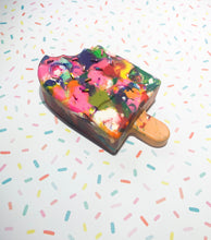 Load image into Gallery viewer, Ice Cream Crayon Party Favor