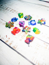 Load image into Gallery viewer, Snowflake Crayons