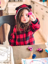 Load image into Gallery viewer, Name Crayon With 2 Shaped Crayons