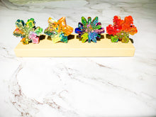 Load image into Gallery viewer, Snowflake Crayons