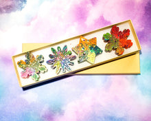 Load image into Gallery viewer, Snowflake Crayons