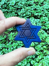 Load image into Gallery viewer, Star Of David Rainbow Crayons
